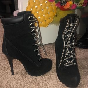 Shï black “Rand” stiletto boot size 6